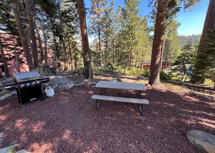 Tastefully Remodeled Condo At Mammoth Ski & Racquet Club, Hot Tub, Garage, 10 Min Walk To Ski Lifts