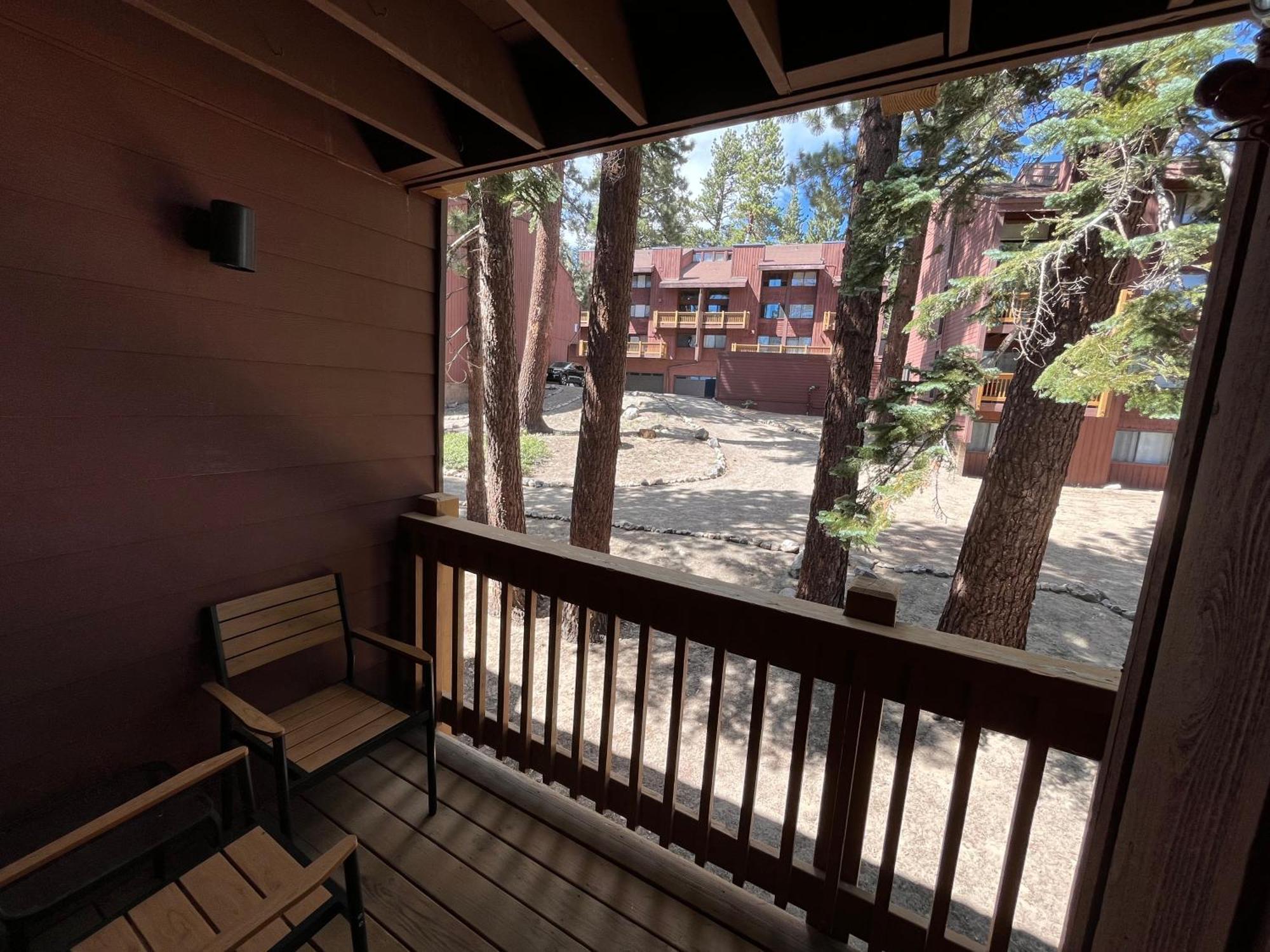 Tastefully Remodeled At Mammoth & Racquet Club, Hot Tub, Garage, 10 Min Walk To Lifts Appartement *