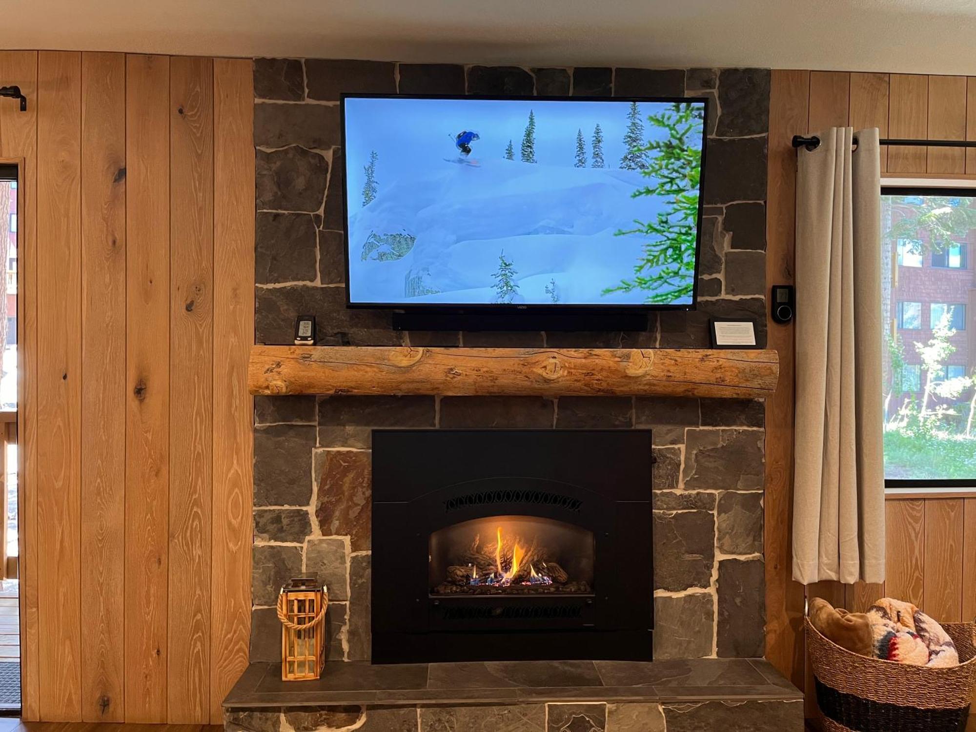Tastefully Remodeled At Mammoth & Racquet Club, Hot Tub, Garage, 10 Min Walk To Lifts Appartement Mammoth Lakes