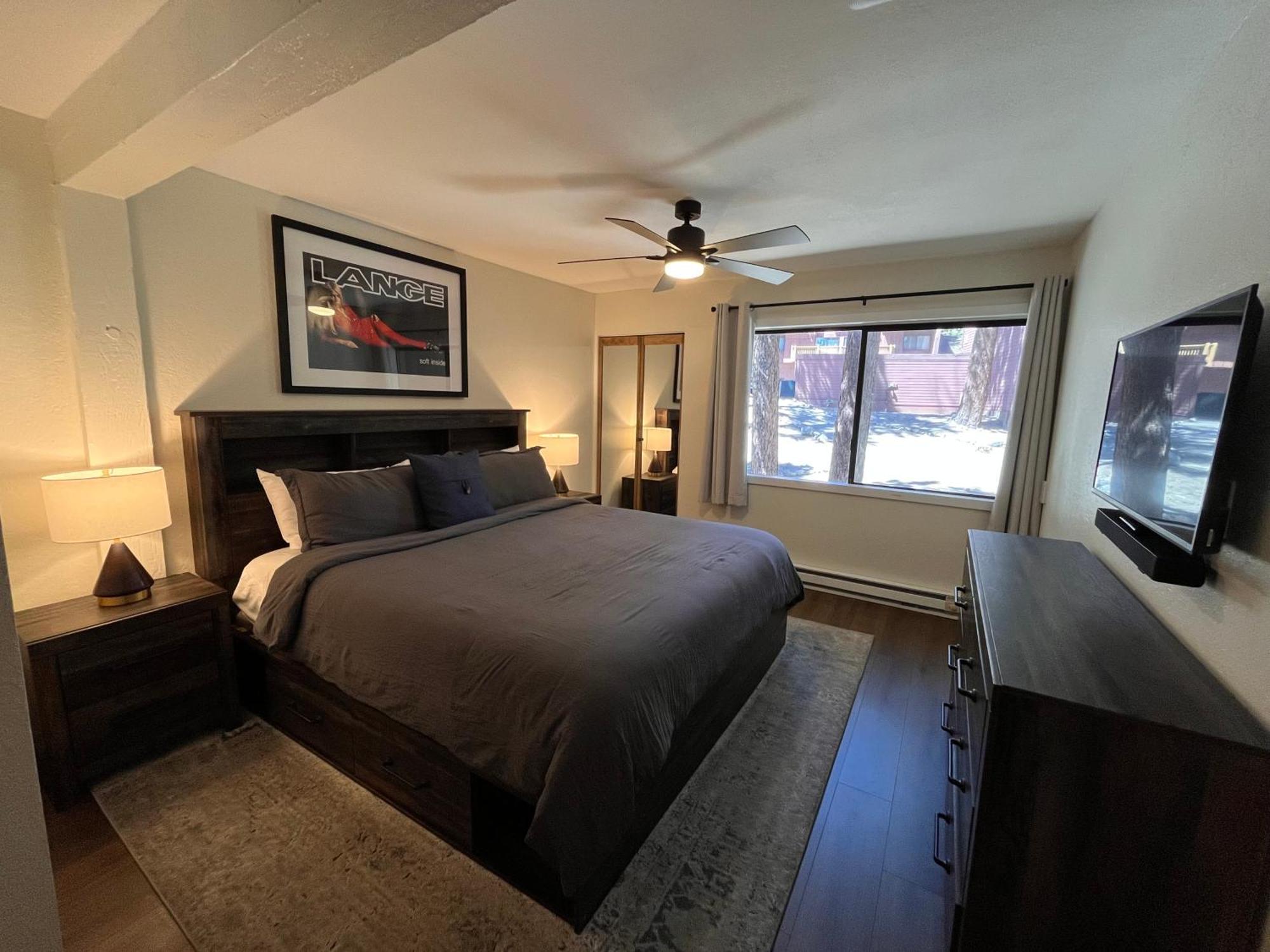 Tastefully Remodeled At Mammoth & Racquet Club, Hot Tub, Garage, 10 Min Walk To Lifts Appartement