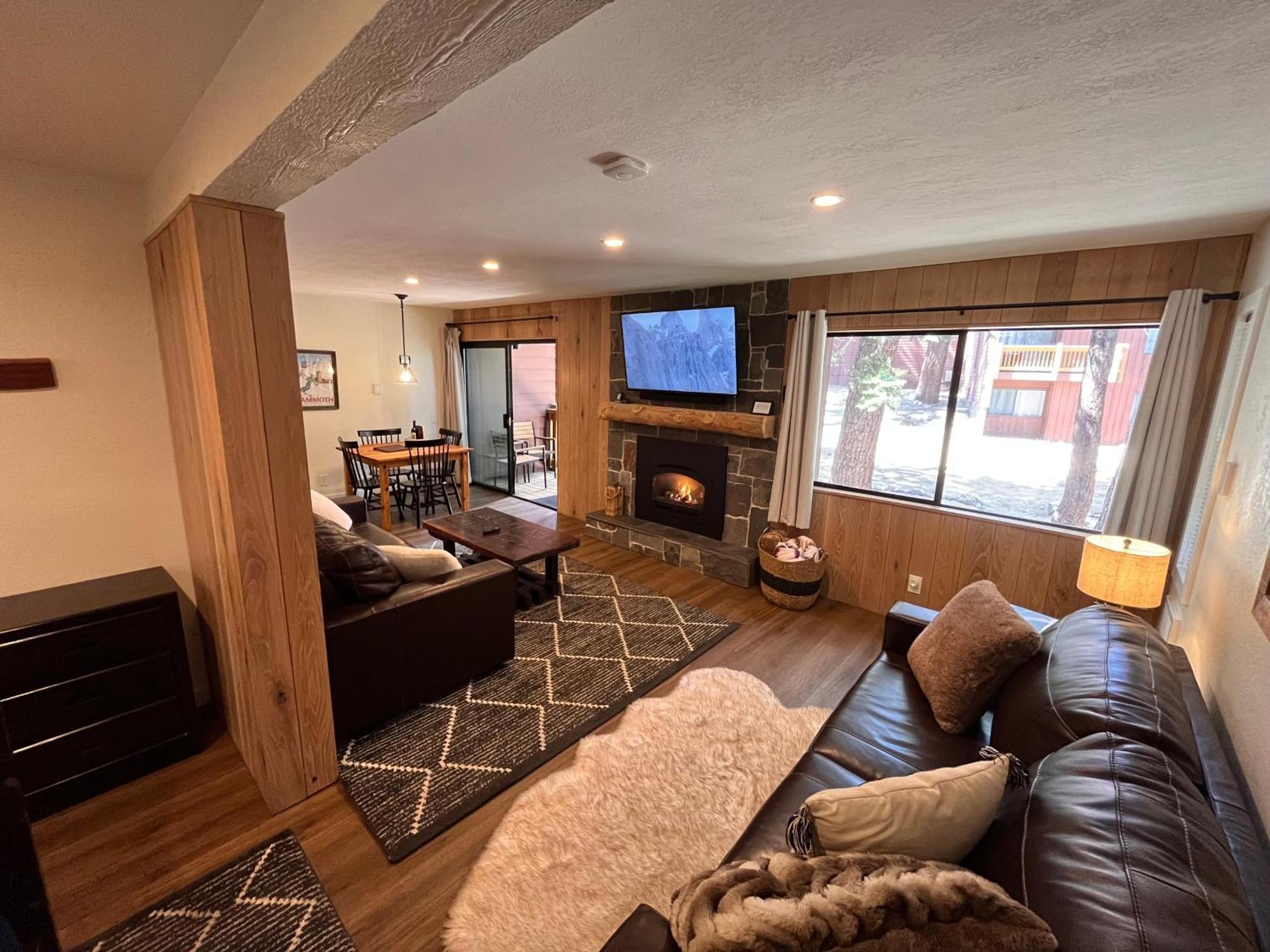 Tastefully Remodeled At Mammoth & Racquet Club, Hot Tub, Garage, 10 Min Walk To Lifts Appartement *