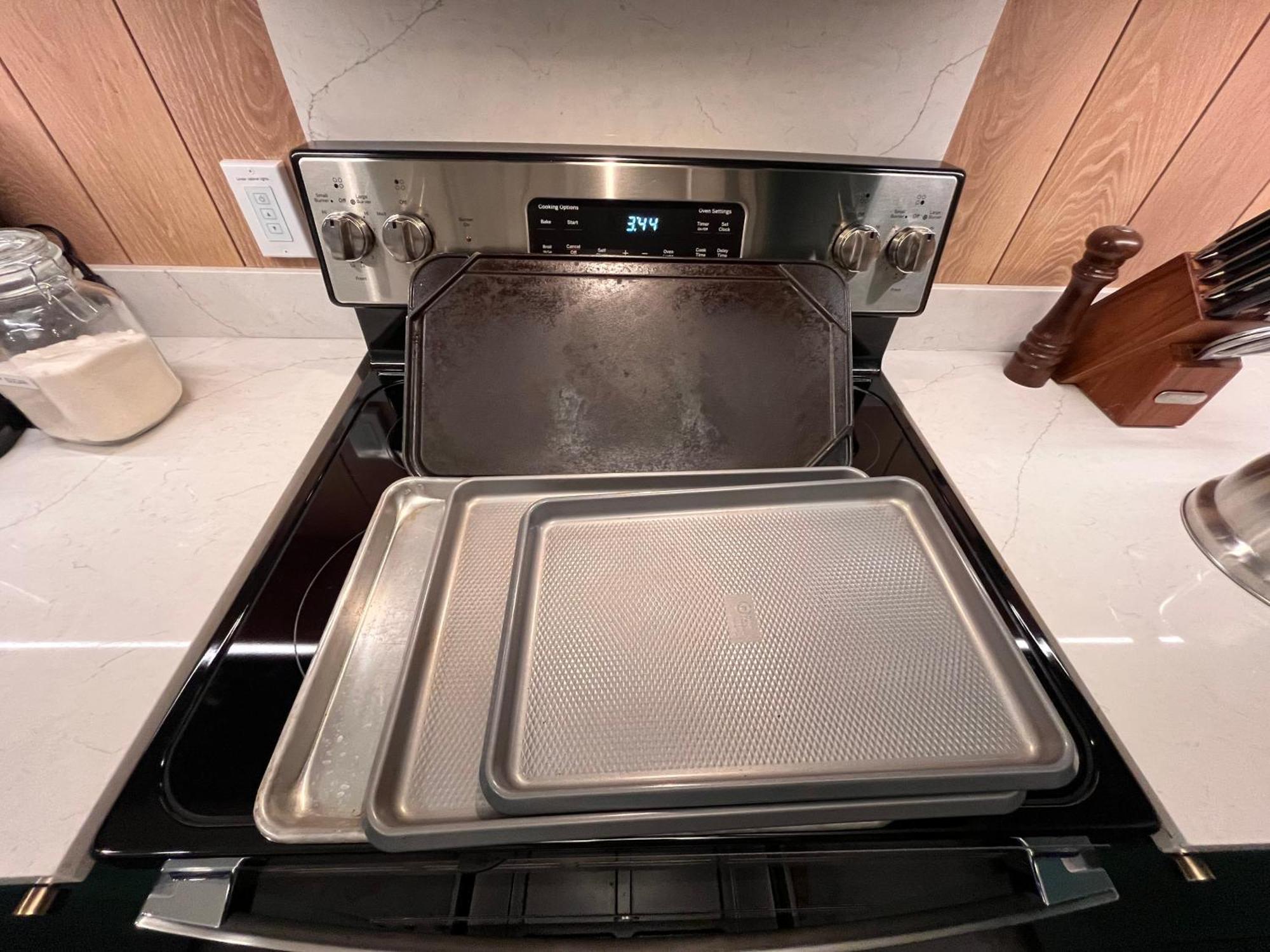 Tastefully Remodeled At Mammoth & Racquet Club, Hot Tub, Garage, 10 Min Walk To Lifts